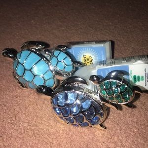 Set of 2 turtle wallflowers